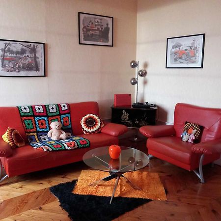 Vintage ,La Capsule Temporelle Wifi Draps Parking Publique Gratuit Apartment Thiers Exterior photo
